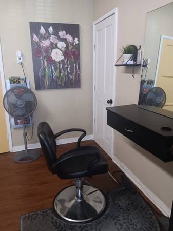 Salon Station for Rent in Inglewoods